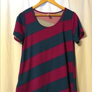 NWOT LuLaRoe Classic tee S