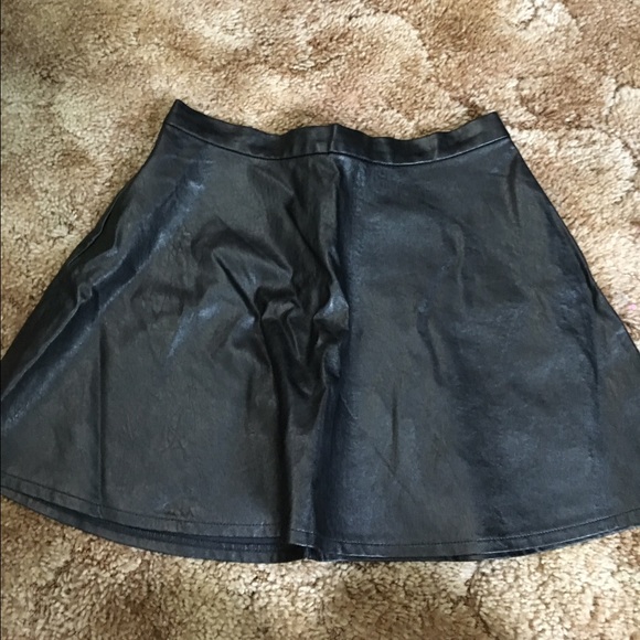 Leather skirt - Picture 1 of 1