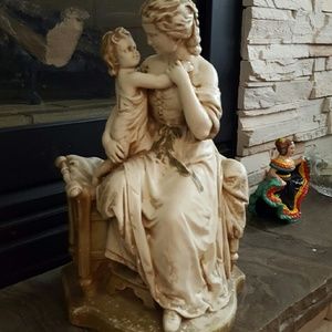 Statue of mother and son
