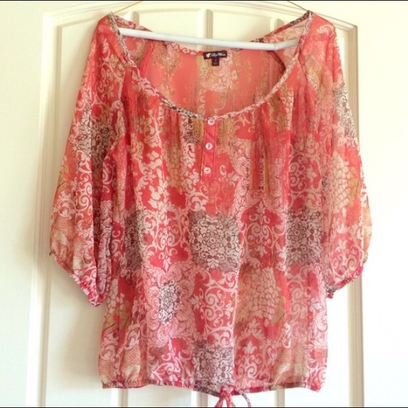 Lily White Tops - Boho chic Lily White top. Small.