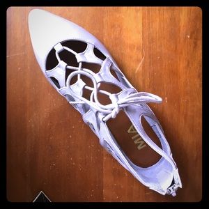 Cross cross MIA flats