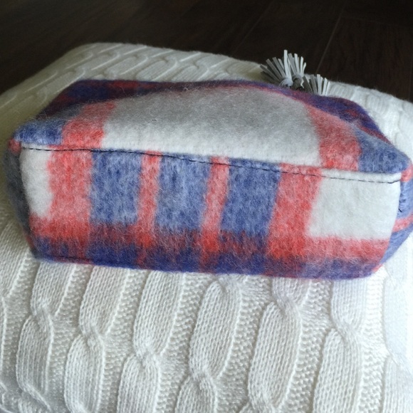 Soft and Furry Cosmetic Pouch - Picture 2 of 4