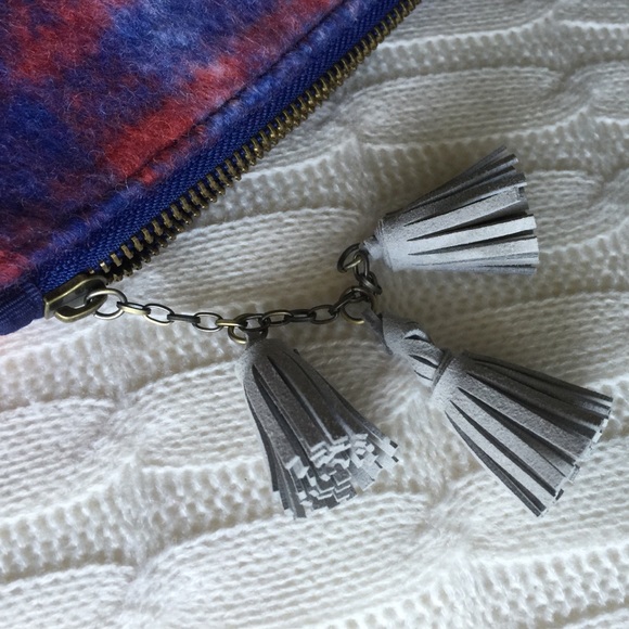 Soft and Furry Cosmetic Pouch - Picture 4 of 4