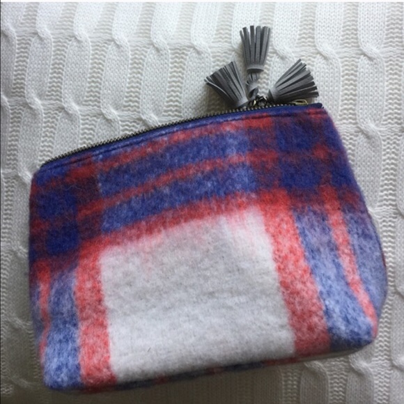 Soft and Furry Cosmetic Pouch - Picture 3 of 4