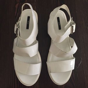 White patent sandals LIKE NEW