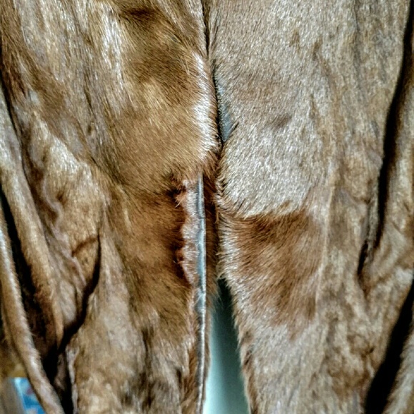 Fur Cape - Picture 3 of 4