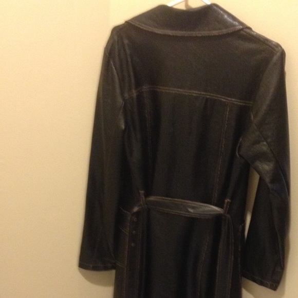 Black jacket - Picture 3 of 3