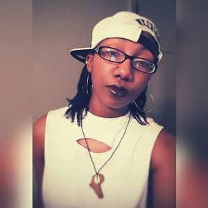 Meet your Posher, Brittney l.