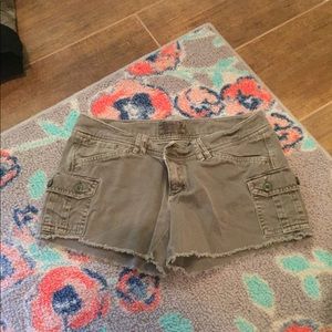 American eagle cargo green shorts 00