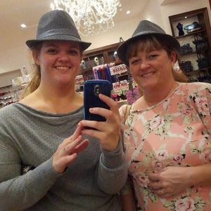 Meet your Posher, Courtney