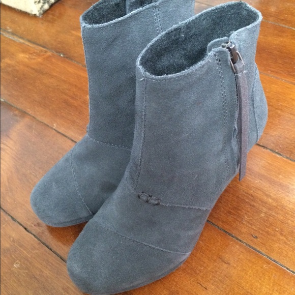 Suede TOMS - wedge boot! 3" heel :)