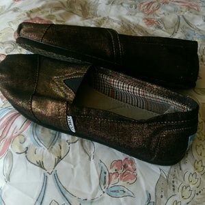 Toms slip-ons