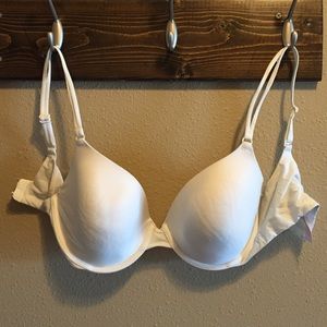 White bra from Victoria's Secret