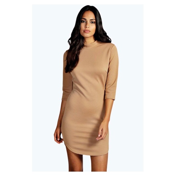 Boohoo Lauren ¾ Sleeve Curved Hem Bodycon Dress