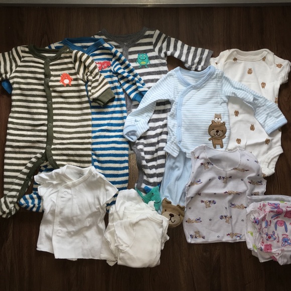 📌SOLD📌SET OF NEW BORN BABY CLOTHES