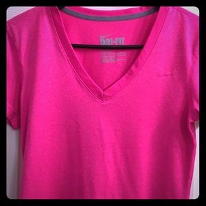 Nike dri-fit regular fit workout vneck shirt xs!