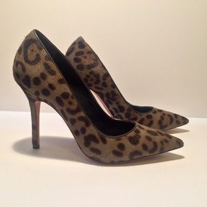 Leopard print calf-hair pumps