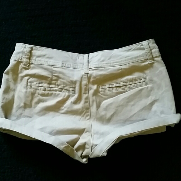 Shorts - Picture 3 of 3
