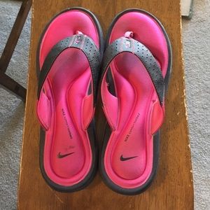 Nike comfort footbed flip flops