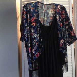 Blue velvet kimono with fringe