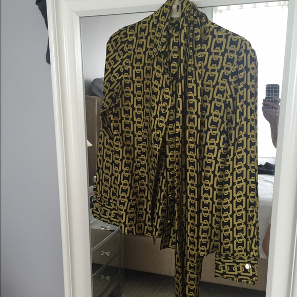 Milly silk top, size 2, silk yellow gold and navy