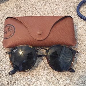 Ray Ban Round Fleck Sunglasses