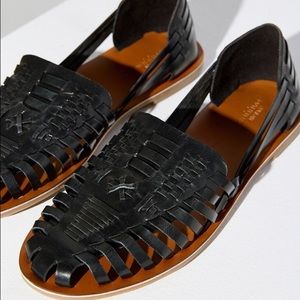 Harachue leather sandals