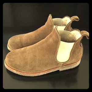Brown suede booties lined with wool