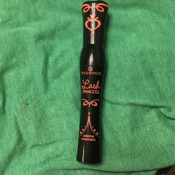 e essence "lash princess" mascara