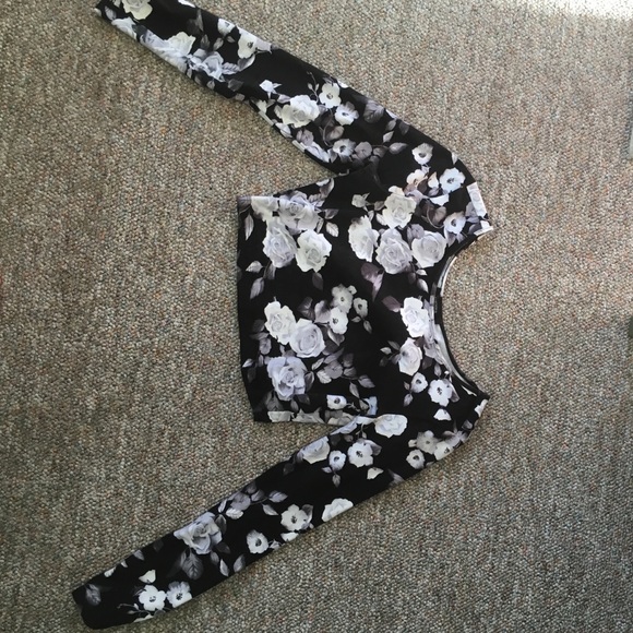 Long Sleeve Crop Top