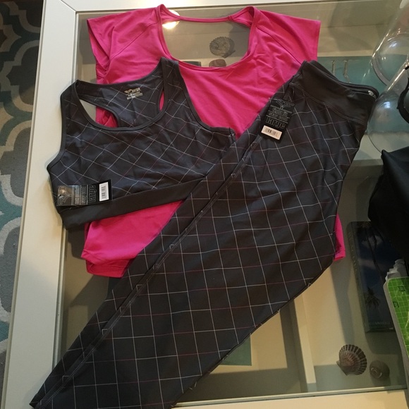 Gray & pInk workout outfit - bras, pants & shirt