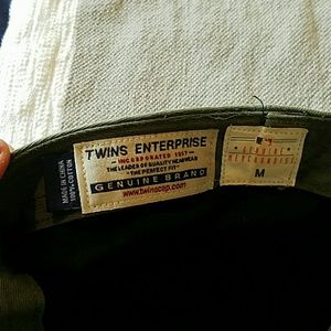 twins enterprise Accessories - Detroit Tigers womens Camo Green Capital sz M twins enterprise Accessories - Detroit Tigers womens Camo Green Capital sz M
