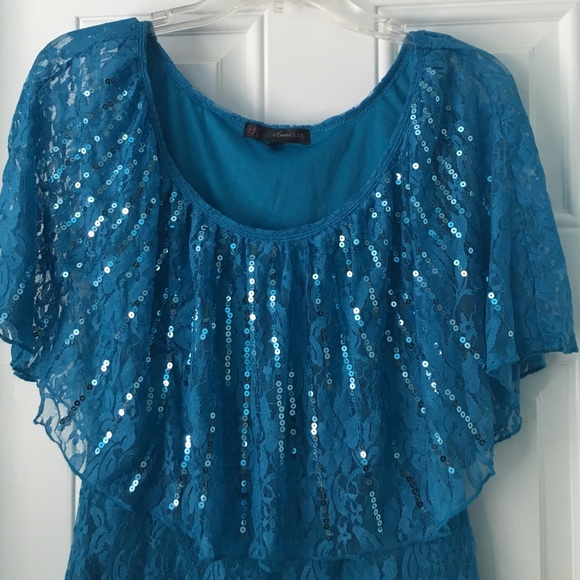 🎉HP🎉Cute Sparkly Blue Top - Picture 3 of 4