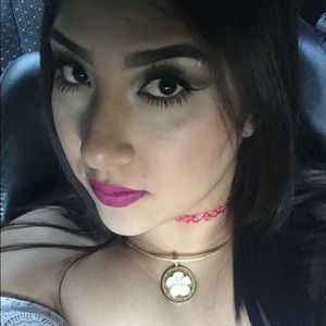 Meet your Posher, Esly