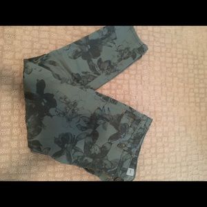 Evergreen, printed, cropped pants