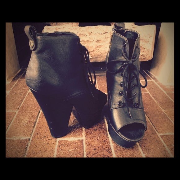 Steve Madden Open Toe Platform Booties