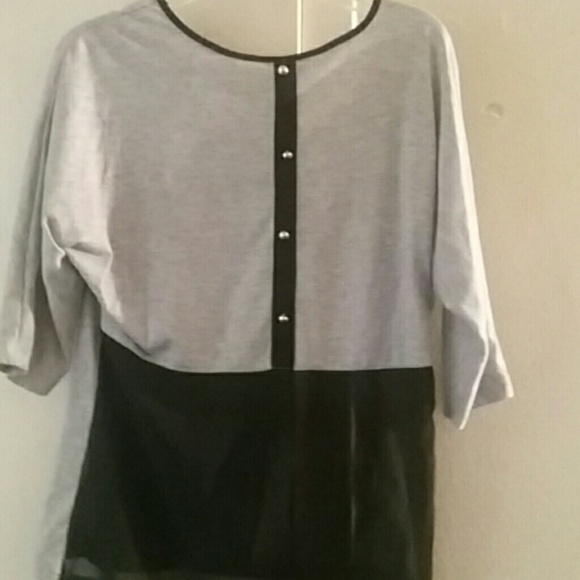 3 quarter sleeve top - Picture 2 of 2