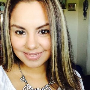 Meet your Posher, Isela