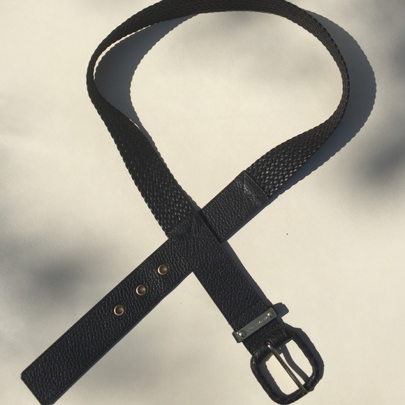 MICHAEL KORS black leather belt with gold detail.