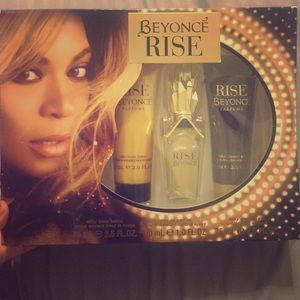Brand New Beyoncé Rise perfume set. Never opened.