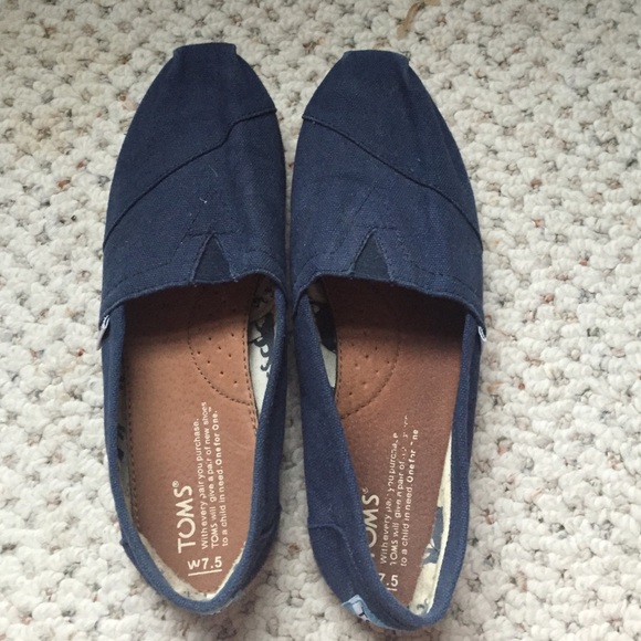 Navy Blue Toms