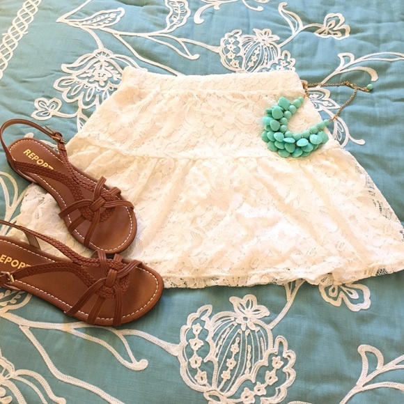 🎉SALE🎉 Super cute white crochet mini skirt