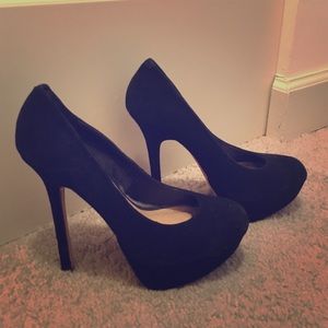 Black Jessica Simpson pumps