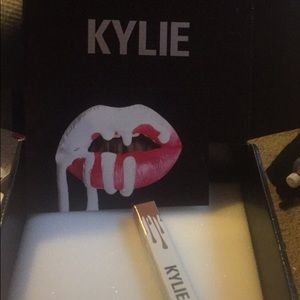 Kylie lipkit metal matte heir