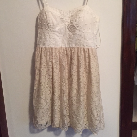 White/cream lace dress - Picture 1 of 4