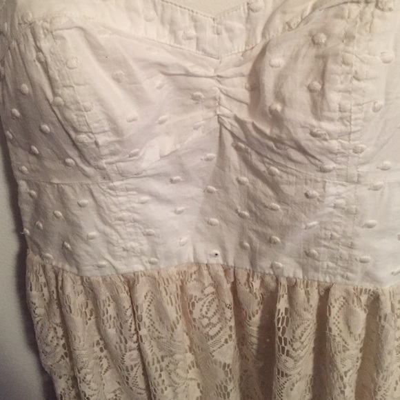 White/cream lace dress - Picture 2 of 4