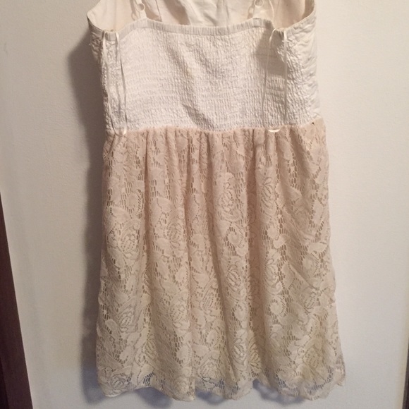 White/cream lace dress - Picture 4 of 4