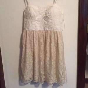 White/cream lace dress