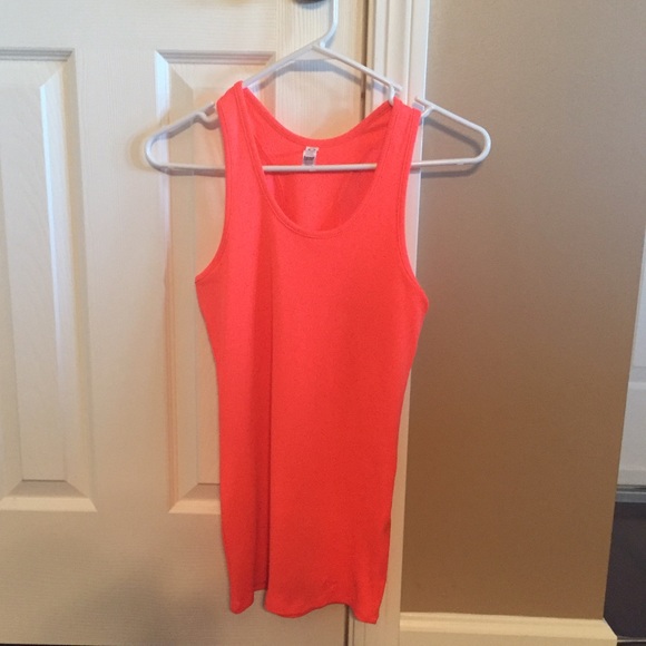 SOLD ✌🏼️Under Amour Women's Tank. Size Medium.