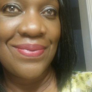 Meet your Posher, Cynthia